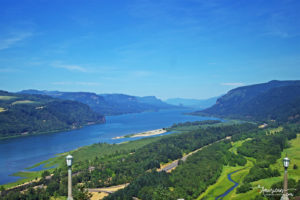 Vista House view point, Historic Columbia River Highway, Oregon - American Expeditioners htt://americanexpeditioners.com/road-trip-columbia-river-gorge