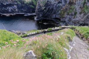Directions to Harbor ruins of Whaligoe Steps in Lybster, Scotland, UK - American Expeditioners http://americanexpeditioners.com/directions-whaligoe-steps/