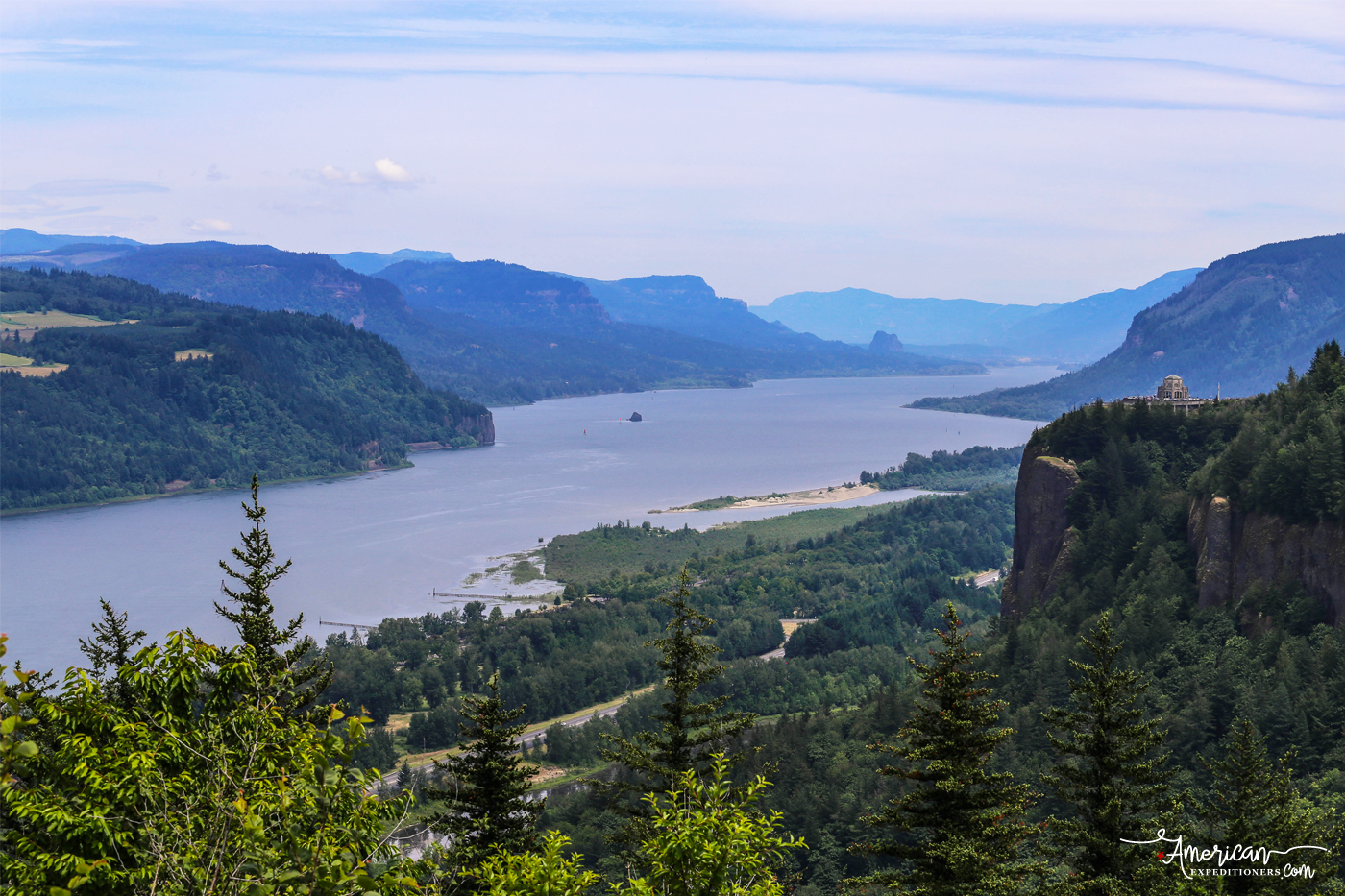 Womens Forum view point, a scenic attraction along Historic Columbia River Highway - American Expeditioners http://americanexpeditioners.com/scenic-attractions-along-historic-columbia-river-highway