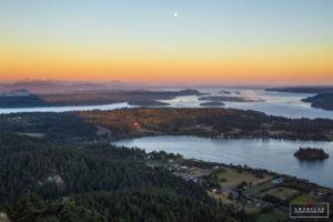 Sunset over Deception Pass from Mount Eerie Park in Anacortes, Washington - American Expeditioners http://americanexpeditioners.com/mount-eerie