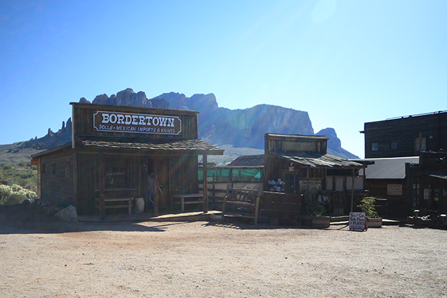 Superstition Mountains, Bordertown shop, Goldfield Ghost Town, Apache Junction, Arizona, AZ