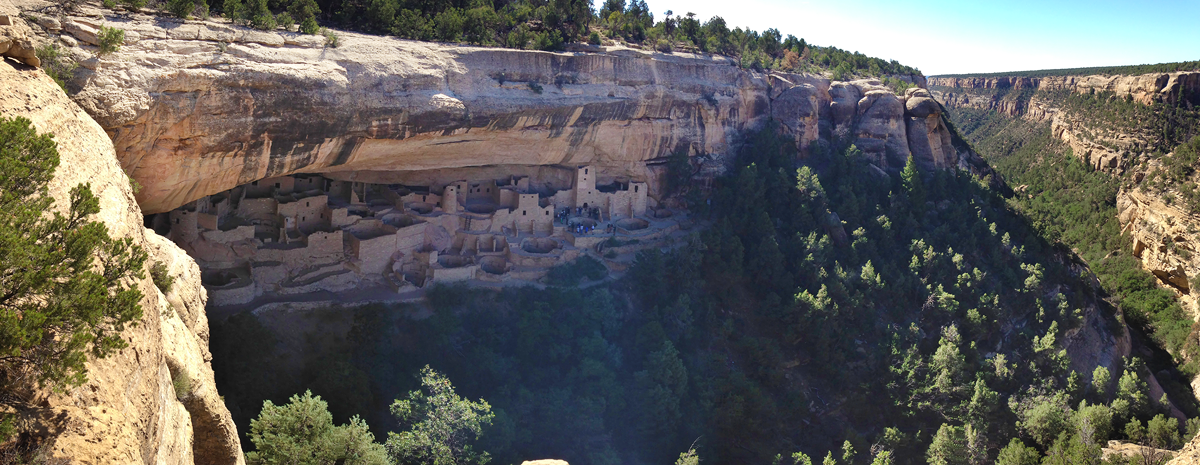 Native American Indian cliff dwelling ruins of Mesa Verde National Park, Colorado, CO, USA