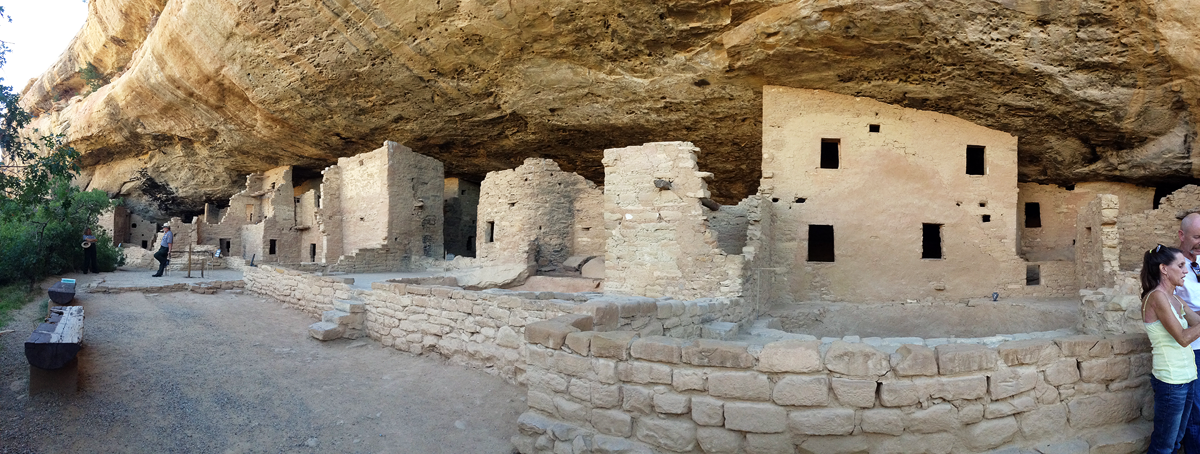 Native American Indian cliff dwelling ruins of Mesa Verde National Park, Colorado, CO, USA