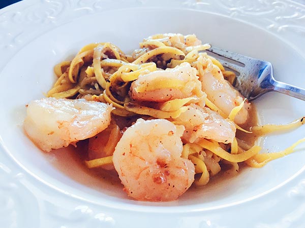 Paleo Shrimp Scampi with Zucchini Noodles