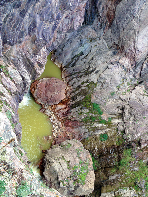 Uncompahgre River near Box Canyon Falls, Road 361, Ouray, CoO, Colorado, USA