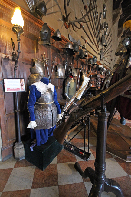 weapons, armor, Warwick Castle, United Kingdom, UK, England