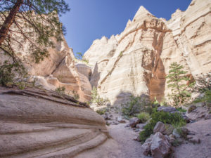 Hiking through the hoodoos of Kasha-Katuwe Tent Rocks National Monument, Sante Fe, New Mexico - American Expeditioners /kasha-katuwe-tent-rocks-national-monument