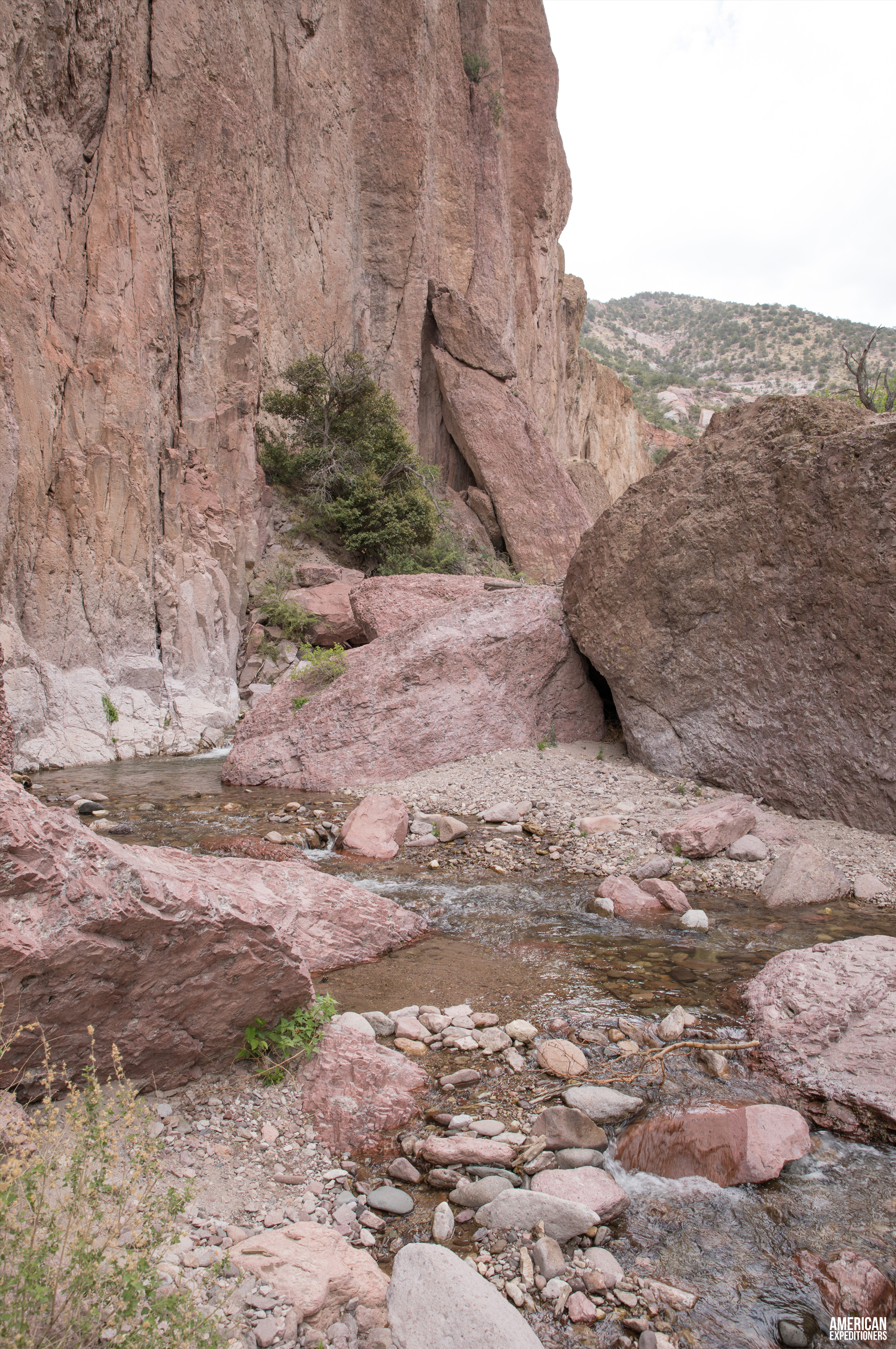 Hiking through Catwalk Recreational Area in Glenwood, New Mexico, NM - AmericanExpeditioners /catwalk-recreation-area-new-mexico/