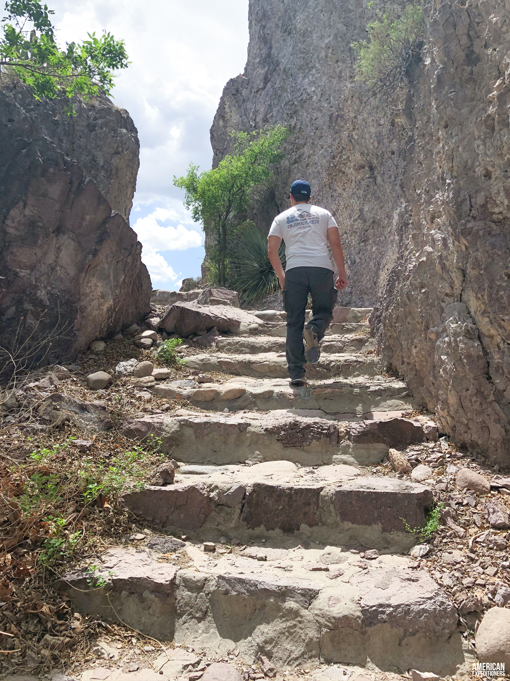 Hiking through Catwalk Recreational Area in Glenwood, New Mexico, NM - AmericanExpeditioners /catwalk-recreation-area-new-mexico/