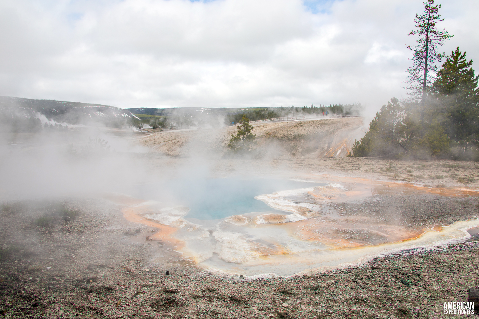 Daytrip Yellowstone National Park South Entrance - Hot springs near Old Faithful - AmericanExpeditioners /daytrip-yellowstone-national-park-south